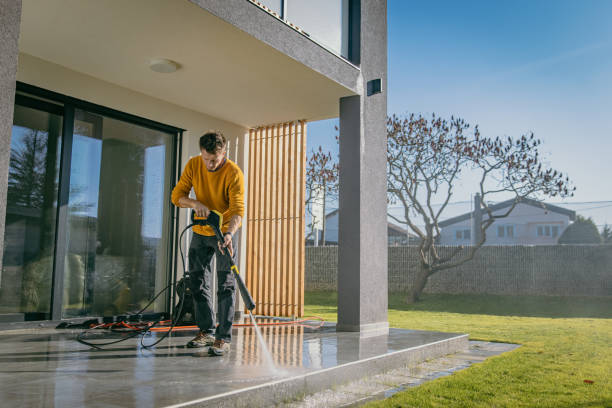 Best Animal Enclosure Cleaning  in Howell, MI